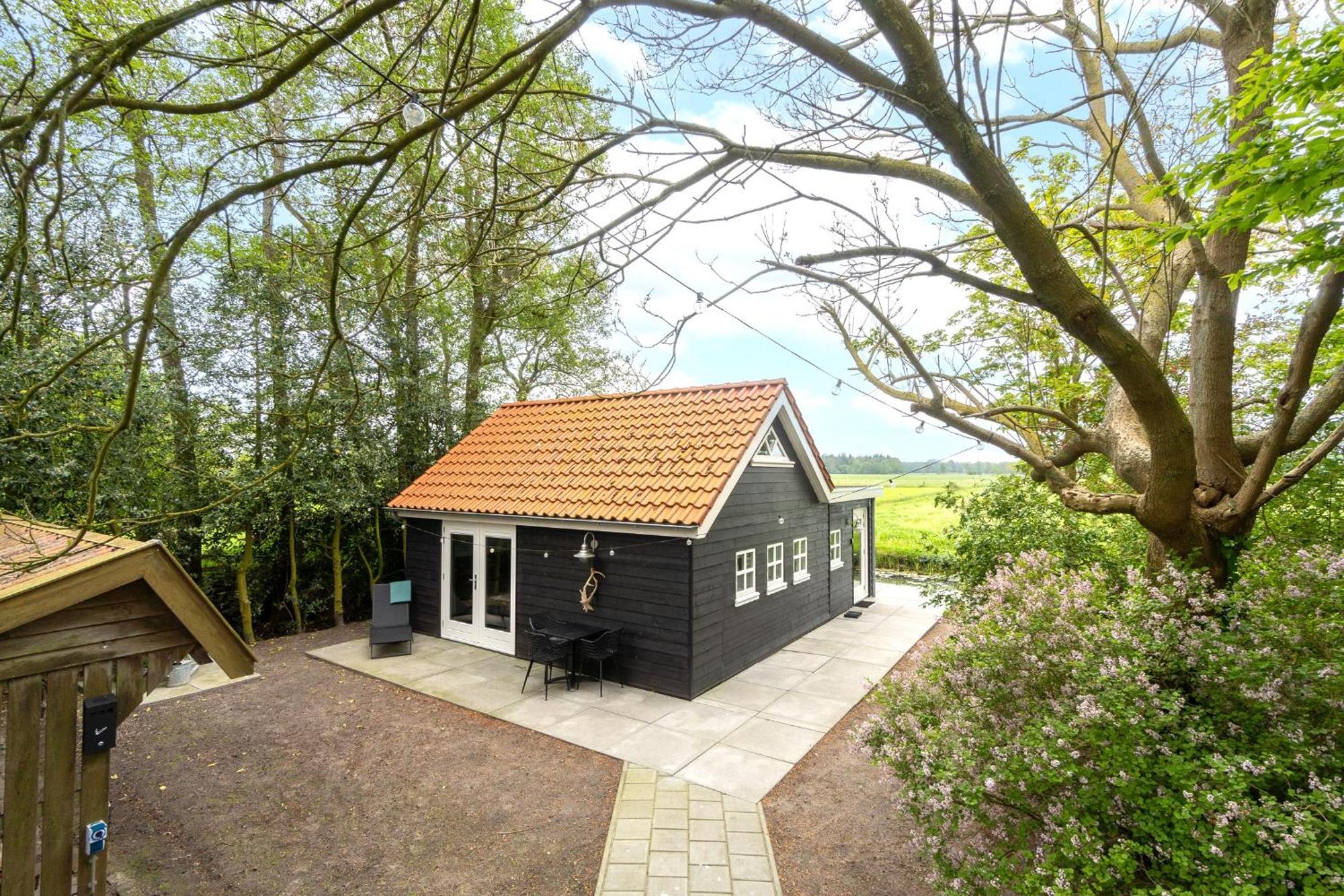 Prive In Een Bosrijke Omgeving Welkom Bij Gastenverblijf Het Ontsnapte Schaap In Jubbega Luaran gambar