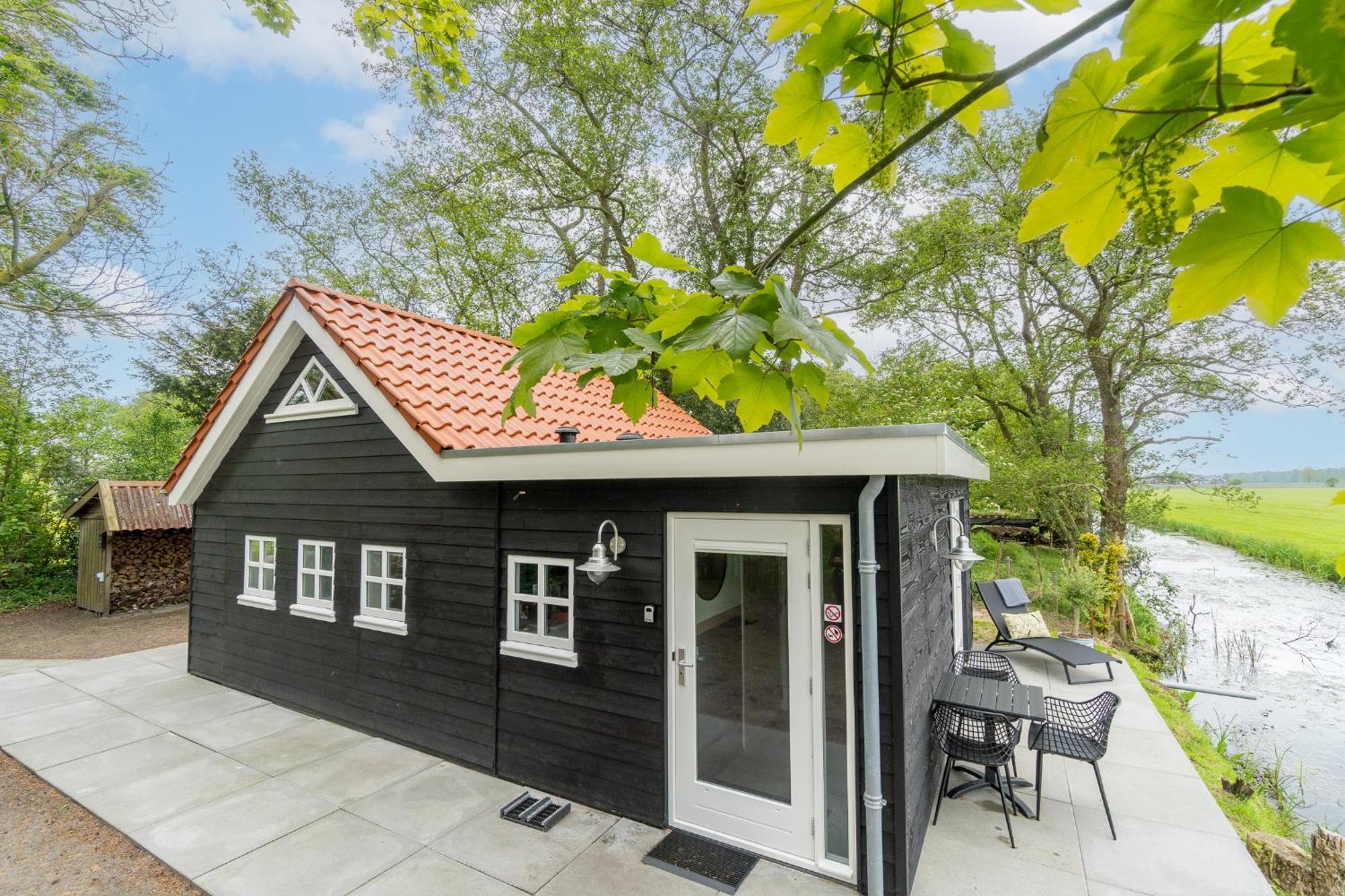 Prive In Een Bosrijke Omgeving Welkom Bij Gastenverblijf Het Ontsnapte Schaap In Jubbega Luaran gambar
